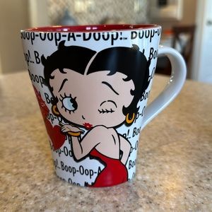 Betty boop universal studios heart mug
